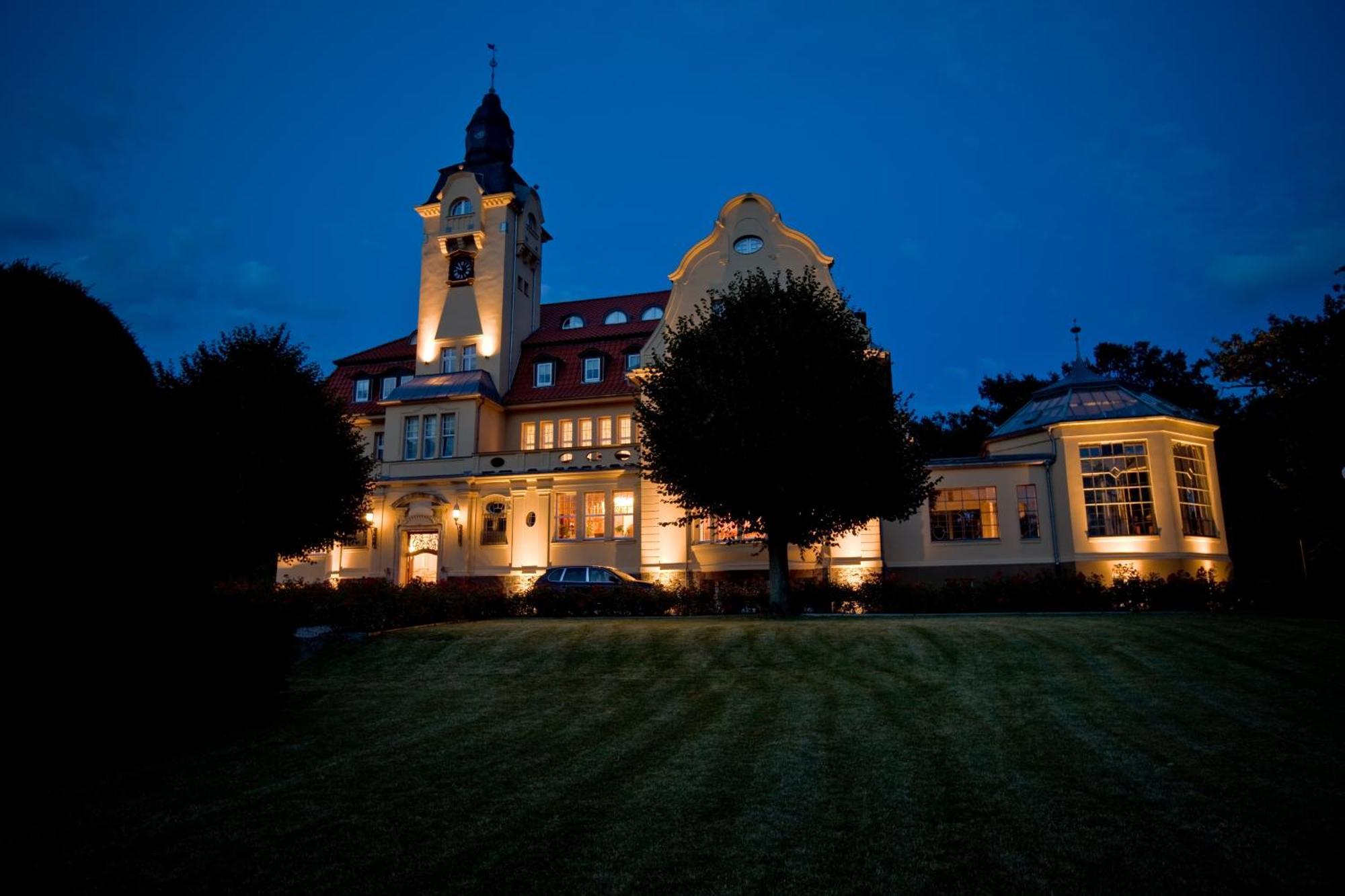 Bernsteinschloss Wendorf  ภายนอก รูปภาพ