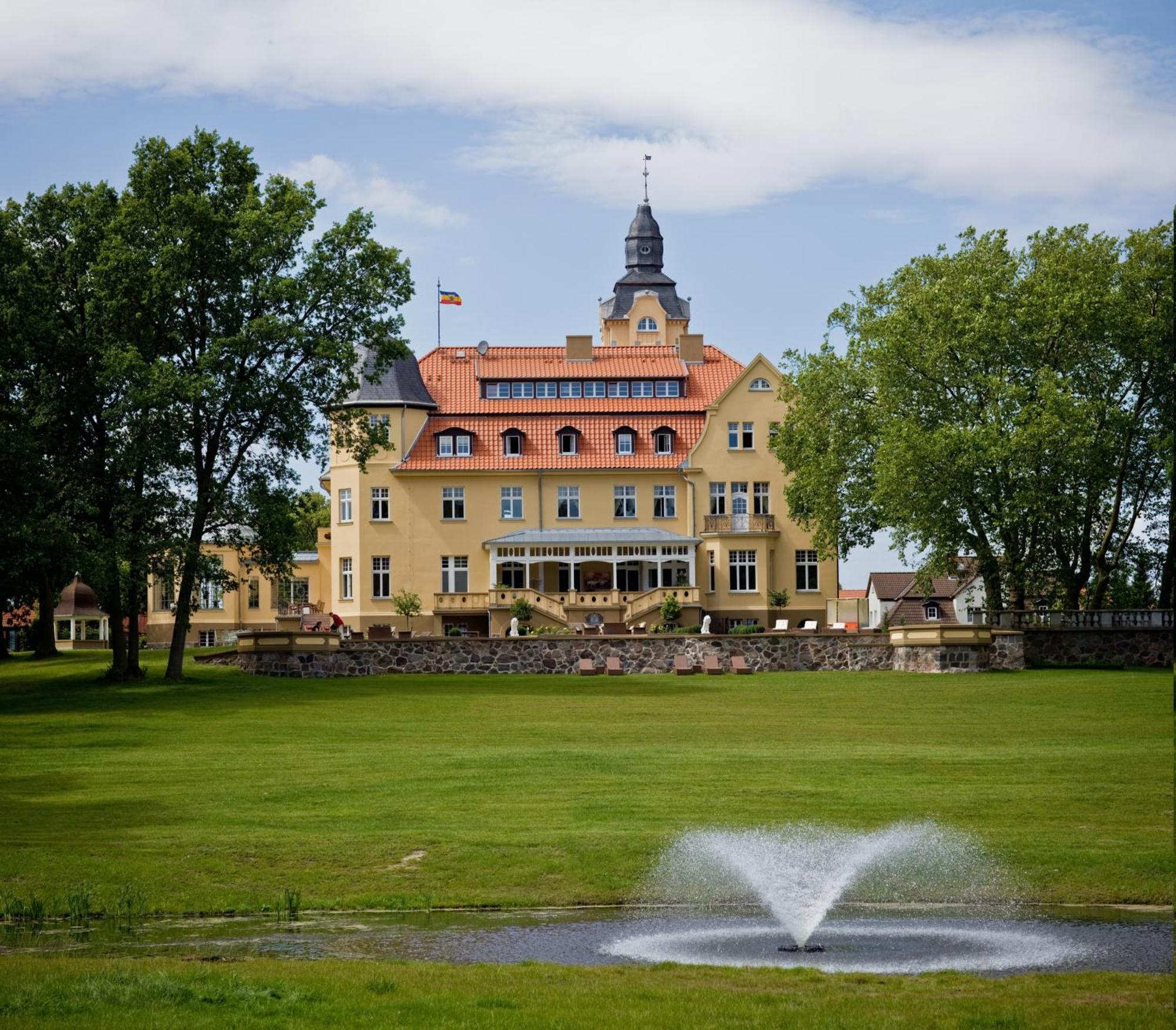 Bernsteinschloss Wendorf  ภายนอก รูปภาพ